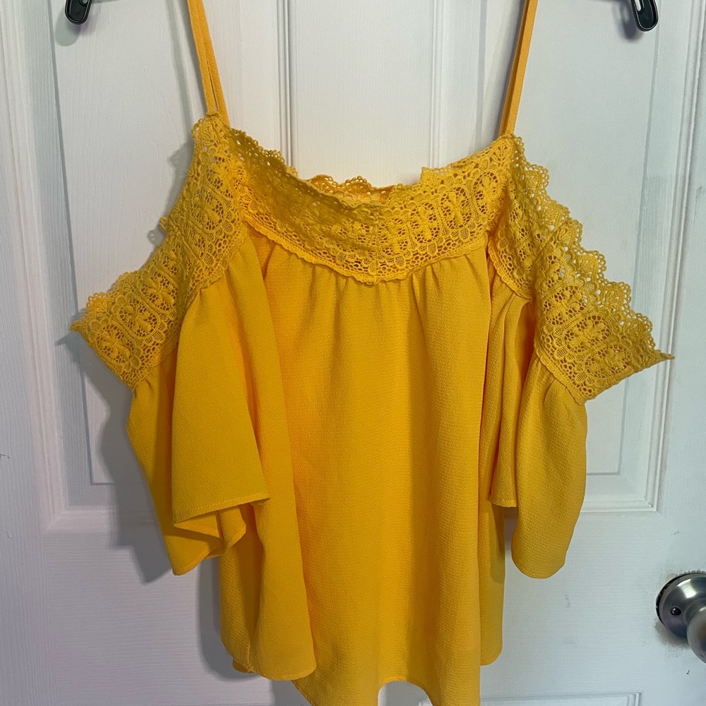 Guess Yellow Ruffled Cropped Blouse - Picture 4 of 14
